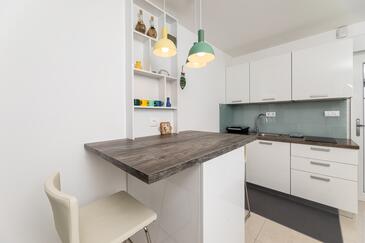 Apartments by the sea Vantačići, Krk - 20630