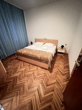 Apartments with parking space Lopar, Rab - 20644