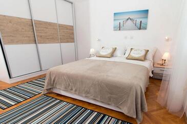 Appartamenti con parcheggio Kastel Luksic, Castelli - Kaštela - 20656