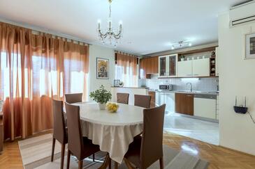 Apartmanok parkolóhellyel Kastel Stafilic, Kastela - 20662