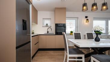 Leiligheter med parkering Rastici, Ciovo - 20664