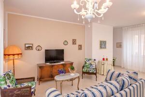 Three bedroom apartment Jelsa Three bedroom apartment Jelsa, Hvar (A-2067-c)