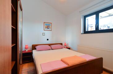 Apartments with parking space Banjole, Pula - 20675