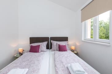 Appartamenti con piscina Kremenici, Veglia - Krk - 20676