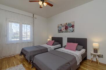 Apartmanok parkolóhellyel Kastel Novi, Kastela - 20690