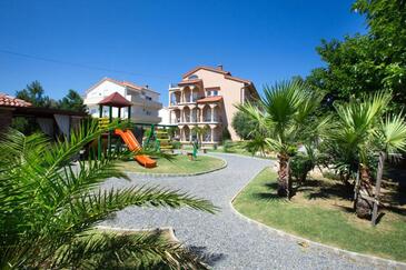 Apartmanok gyermekes családok részére Lopar, Rab - 20692