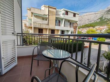 Apartments with parking space Makarska - 20700