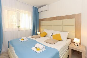 Family-friendly apartments with swimming pool Žaborić, Šibenik - 20728