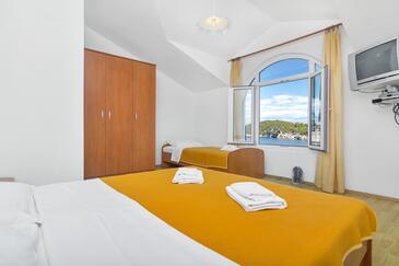 Apartments by the sea Cove Pokrivenik, Hvar - 2073