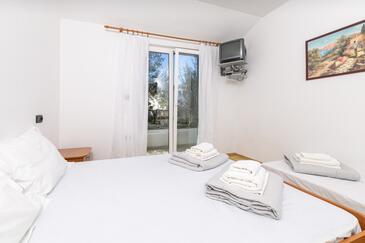 Apartments by the sea Cove Pokrivenik, Hvar - 2073