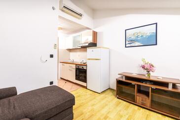 Apartments by the sea Cove Pokrivenik, Hvar - 2073