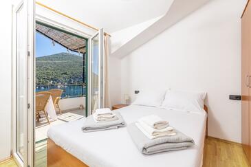 Apartments by the sea Cove Pokrivenik, Hvar - 2073