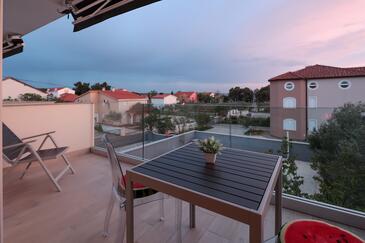 Apartmanok családok részére medencével Vrsi - Mulo, Zadar - 20732