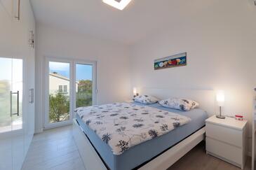 Apartmanok családok részére medencével Vrsi - Mulo, Zadar - 20732