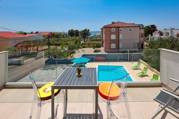 Family-friendly apartments with swimming pool Vrsi - Mulo, Zadar - 20732