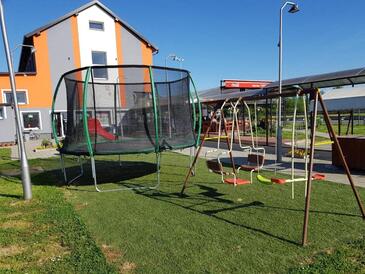 Rum med privat parkering Staro Petrovo Selo, Slavonija - 20757 Adriatic.hr