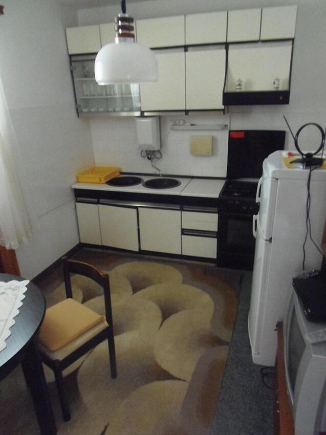Appartamenti con parcheggio Guduce, Ugliano - Ugljan - 20760