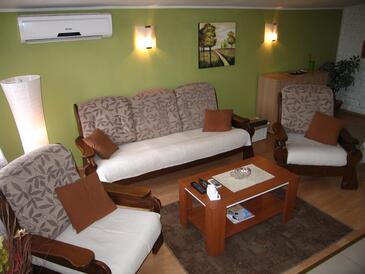 Apartment with terrace Šibenik, North Dalmatia