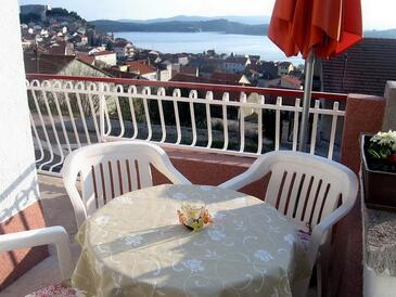 Apartment with terrace Šibenik, North Dalmatia