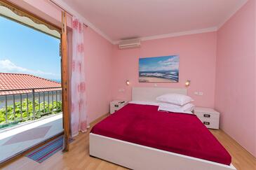 Apartments by the sea Brela, Makarska - 20778