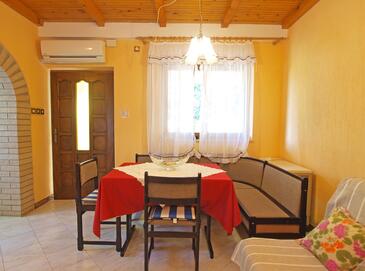 Appartamenti con parcheggio Rovigno - Rovinj - 20781