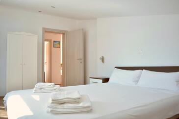 Apartments and rooms by the sea Promajna, Makarska - 20786