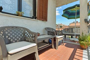 Apartments with parking space Pula - 20815