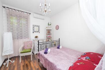 Appartements avec piscine pour les familles avec enfants Murter - 20819