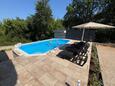 Risika, Krk, Giardino 20848 - Casa vacanze con la spiaggia sabbiosa.