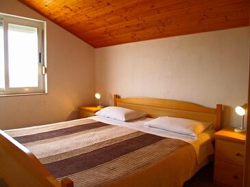 Ferienwohnungen mit Parkplatz Preko, Ugljan - 20853