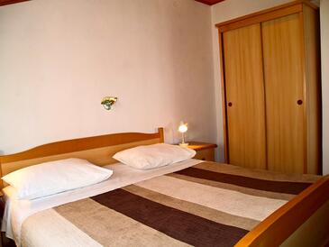 Ferienwohnungen mit Parkplatz Preko, Ugljan - 20853