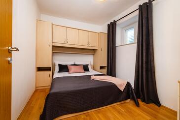 Apartmaji z bazenom za družine z otroci Sveti Filip i Jakov, Biograd - 20861