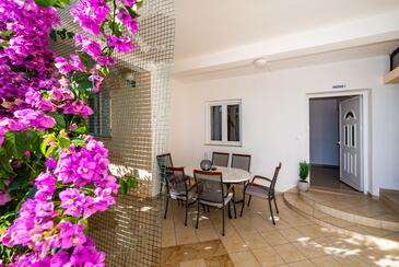 Apartmaji z bazenom za družine z otroci Sveti Filip i Jakov, Biograd - 20861