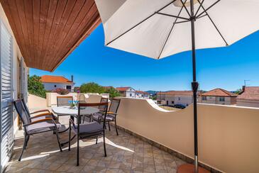 Apartmaji z bazenom za družine z otroci Sveti Filip i Jakov, Biograd - 20861