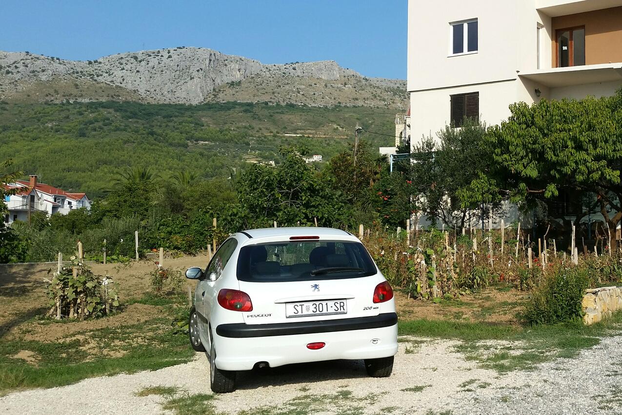 Parkplatz - Ferienwohnungen am Meer Podstrana, Split