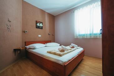 Lejligheder med pool egnet til familier med børn Promajna, Makarska - 20882