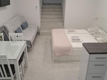Apartments by the sea Makarska - 20923
