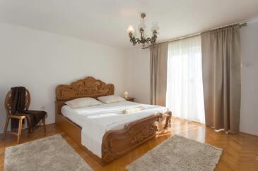 Ferienwohnungen mit Pool für Familien Kastel Kambelovac, Kastela - 20935