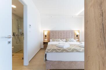 Family-friendly apartments with swimming pool Promajna, Makarska - 20940