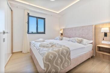 Family-friendly apartments with swimming pool Promajna, Makarska - 20940