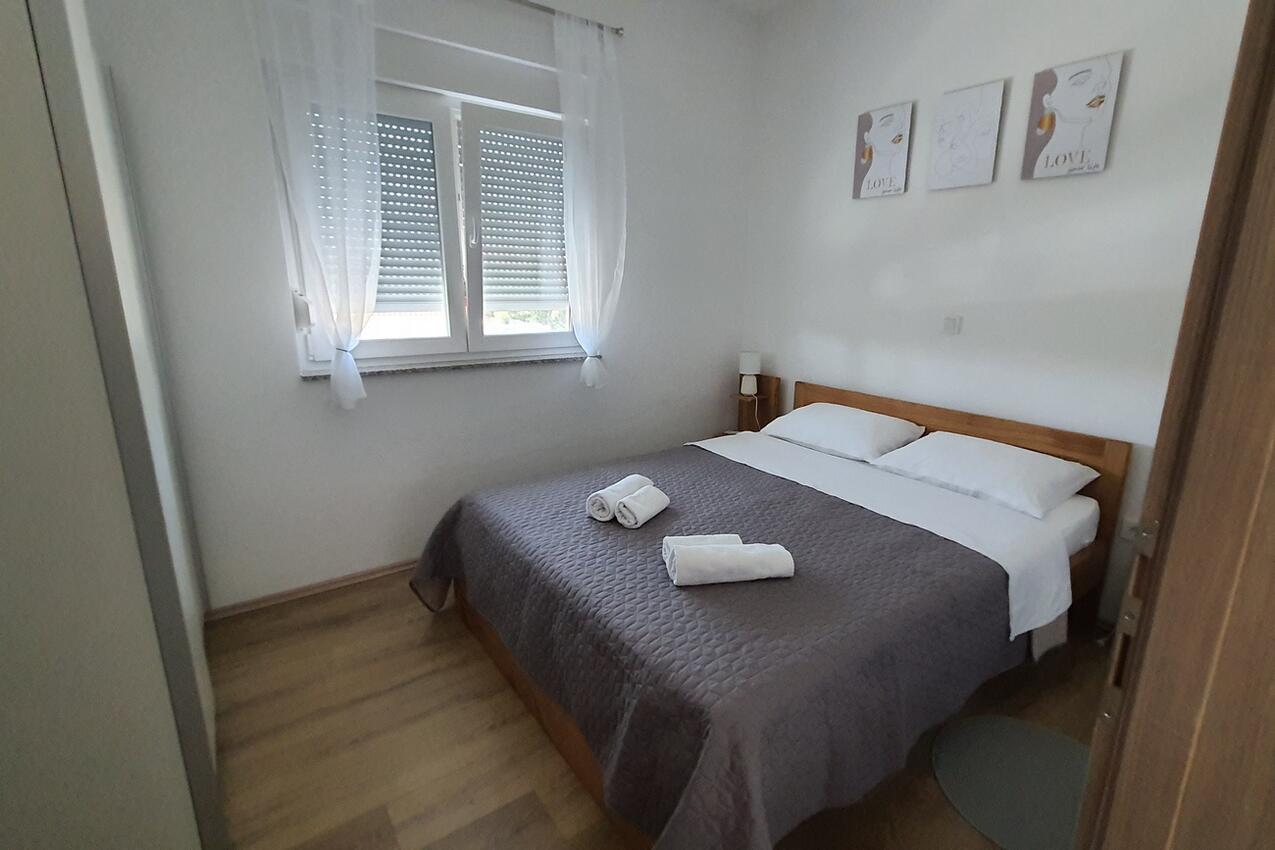 Ferienwohnungen mit Pool für Familien Sveti Filip i Jakov, Biograd - 20967