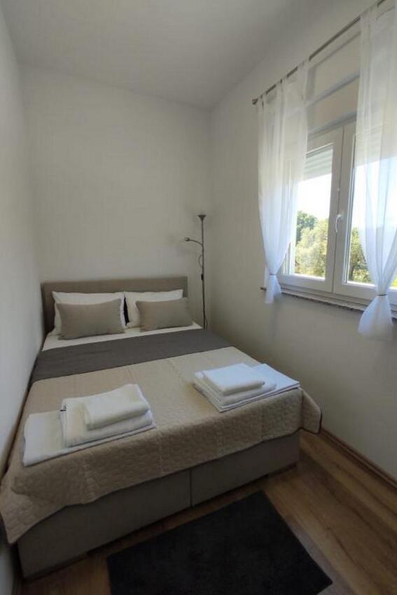 Ferienwohnungen mit Pool für Familien Sveti Filip i Jakov, Biograd - 20967