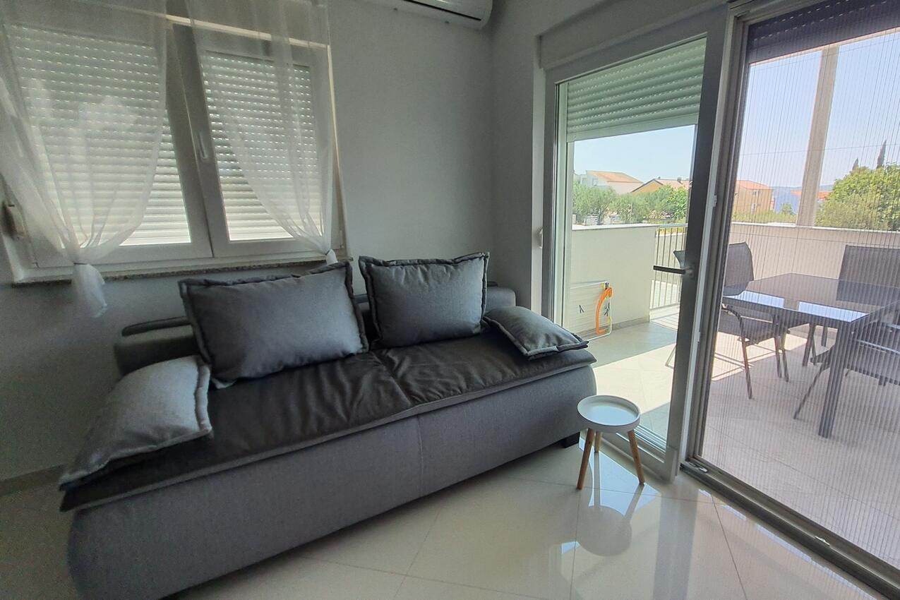 Ferienwohnungen mit Pool für Familien Sveti Filip i Jakov, Biograd - 20967