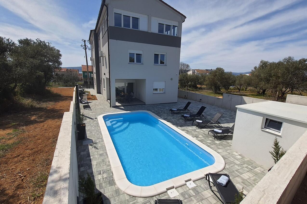 Family-friendly apartments with swimming pools Sveti Filip i Jakov, Biograd - 20967