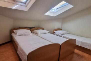 Appartementen met parkeerplaats Kastel Stari, Kastela - 20978