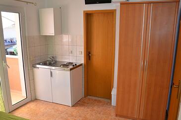 Ferienwohnungen mit Pool für Familien Okrug Gornji, Ciovo - 2098