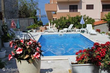 Ferienwohnungen mit Pool für Familien Okrug Gornji, Ciovo - 2098