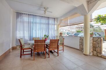 Tweekamerappartement Pirovac, Sibenik (A-21008-a)