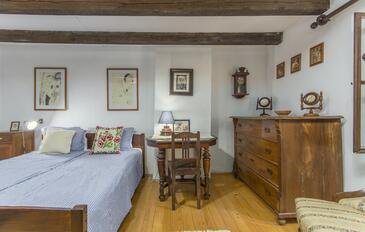 Apartments with parking space Grožnjan, Central Istria - Središnja Istra - 21011