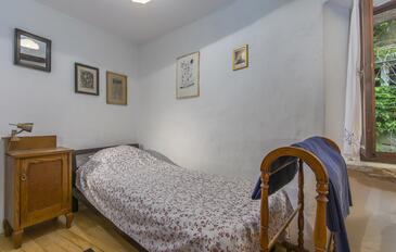 Apartments with parking space Grožnjan, Central Istria - Središnja Istra - 21011